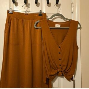 Two piece skirt set Lou & Grey Signaturesoft size Medium